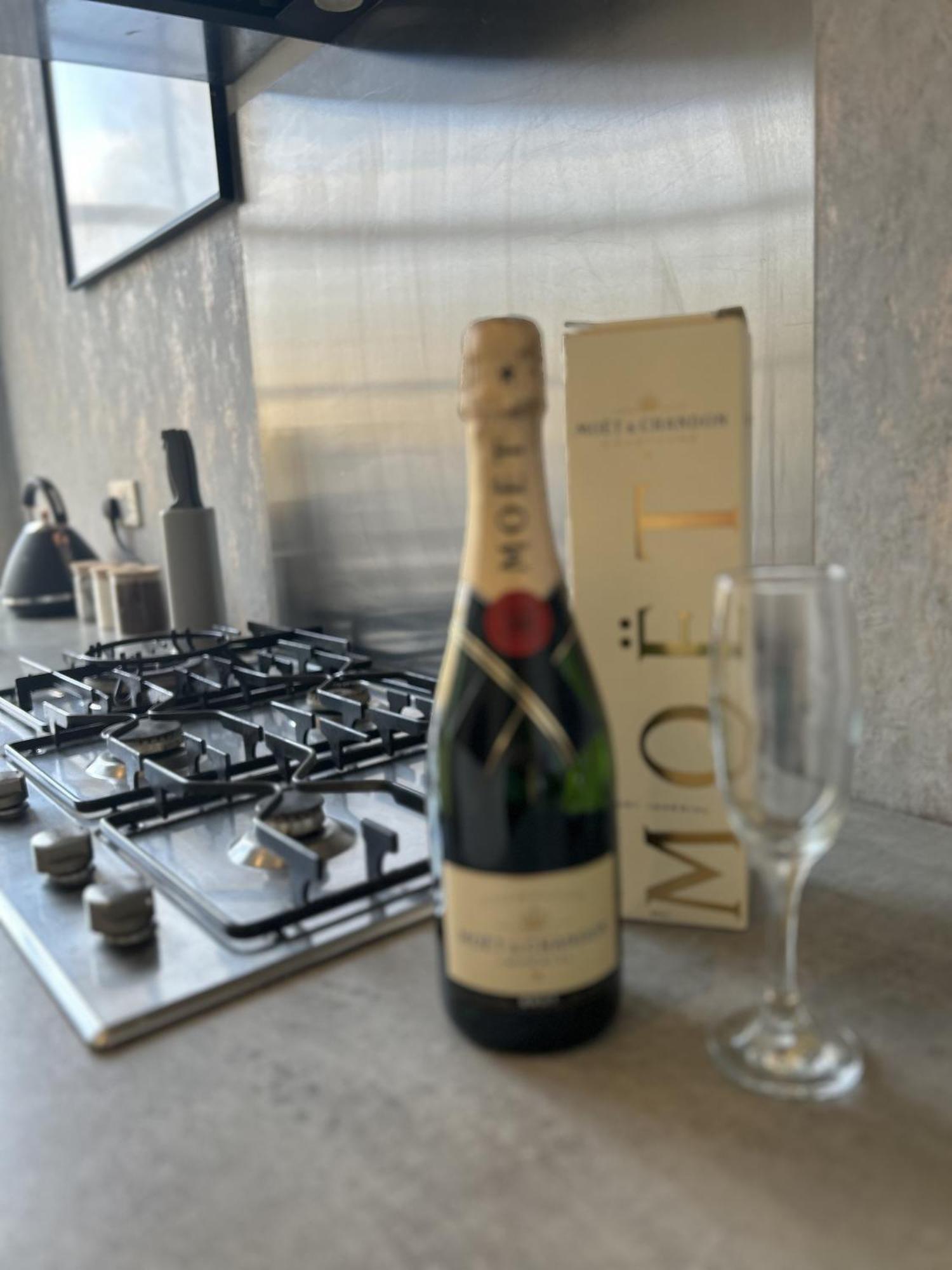Luxury 2 Bedrooms, Pelham 2 *